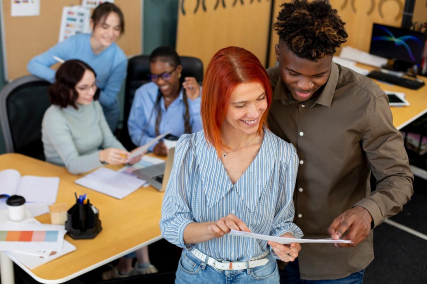 Team bei der Entwicklung individueller Finanzstrategien